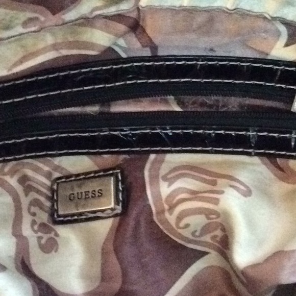 Guess black purse - Picture 4 of 4